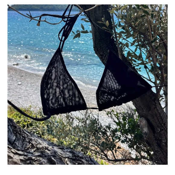 Tan-through one piece - Picture 5 of 11